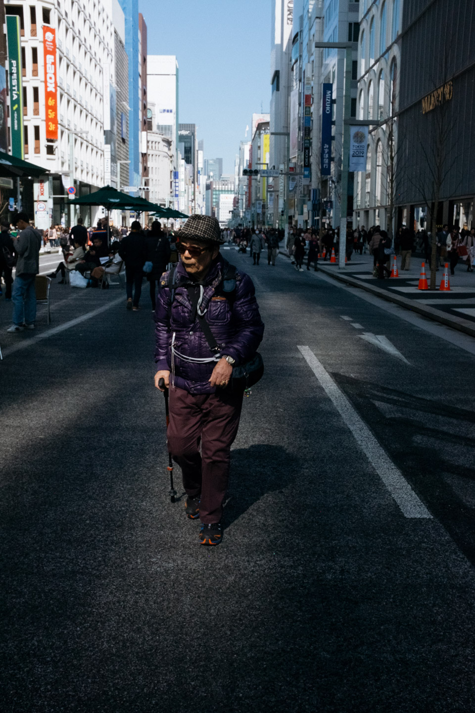 This street was closed to traffic on Sunday in Ginza.